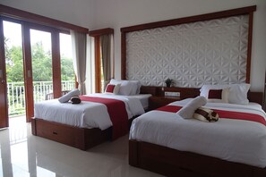 4 bedrooms, desk, travel cot, WiFi