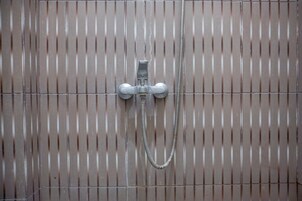 Ducha, toallas, jabón, shampoo