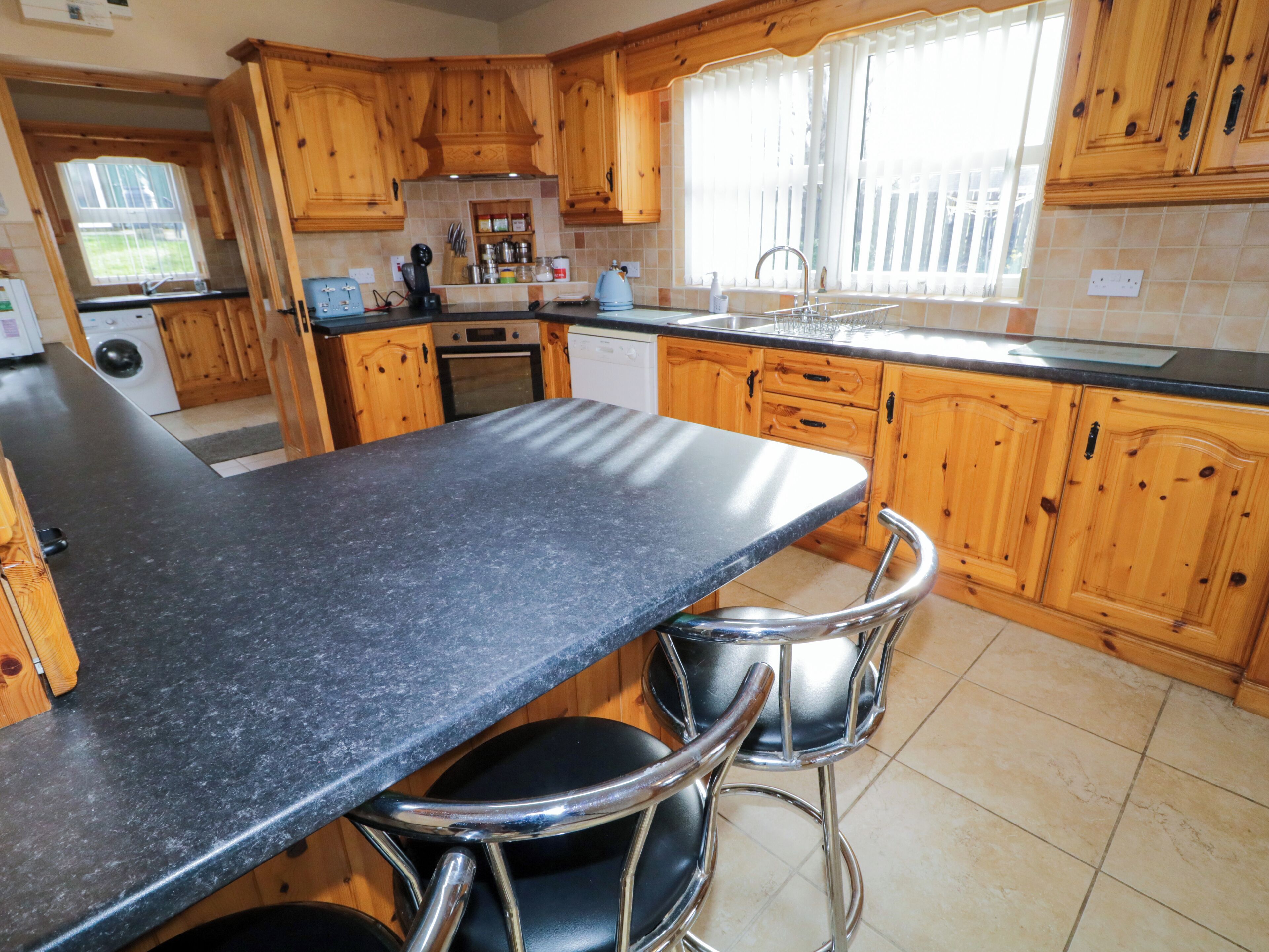 Dishwasher, cookware/dishes/utensils