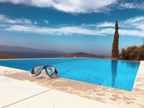 Appartement, plusieurs chambres, patio, vue jardin | Piscine | Piscine extérieure