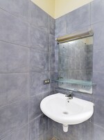 Ducha, toallas, jabón, shampoo