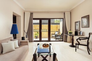 普通套房 | 客廳 | 42 吋LCD 電視連衛星電視頻道、DVD 播放機、iPod 插座