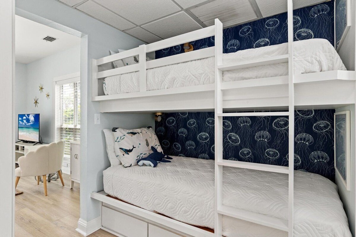 Photo 15 of 69 Crystal Beach Drive #7B! Luxury Beach Cottage!