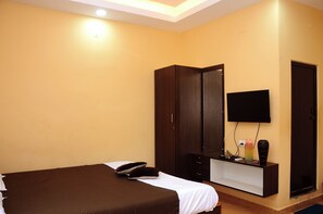 Laptop workspace, free WiFi - Sivashankaran homes  (Tiruvannamalai)