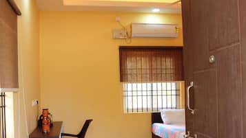 Laptop workspace, free WiFi