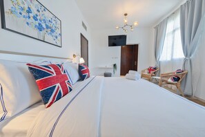 2 bedrooms, in-room safe, blackout drapes, soundproofing - Luxury Short Term Stay 2BHK plus Maids - RANCHES (Dubai)