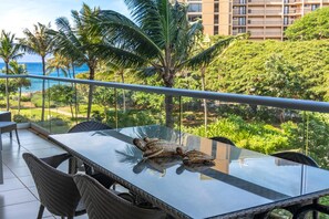 Outdoor dining - Honua Kai Konea 342 Partial Ocean View 2 BD 2BA (Lahaina)