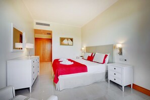 Superior Apartment, 2 Bedrooms, Non Smoking, Balcony | 2 bedrooms, blackout drapes, iron/ironing board, free WiFi