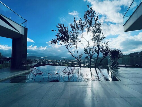 Hồ Bơi Vô Cực- View đồi núi- Tối đa 36 khách