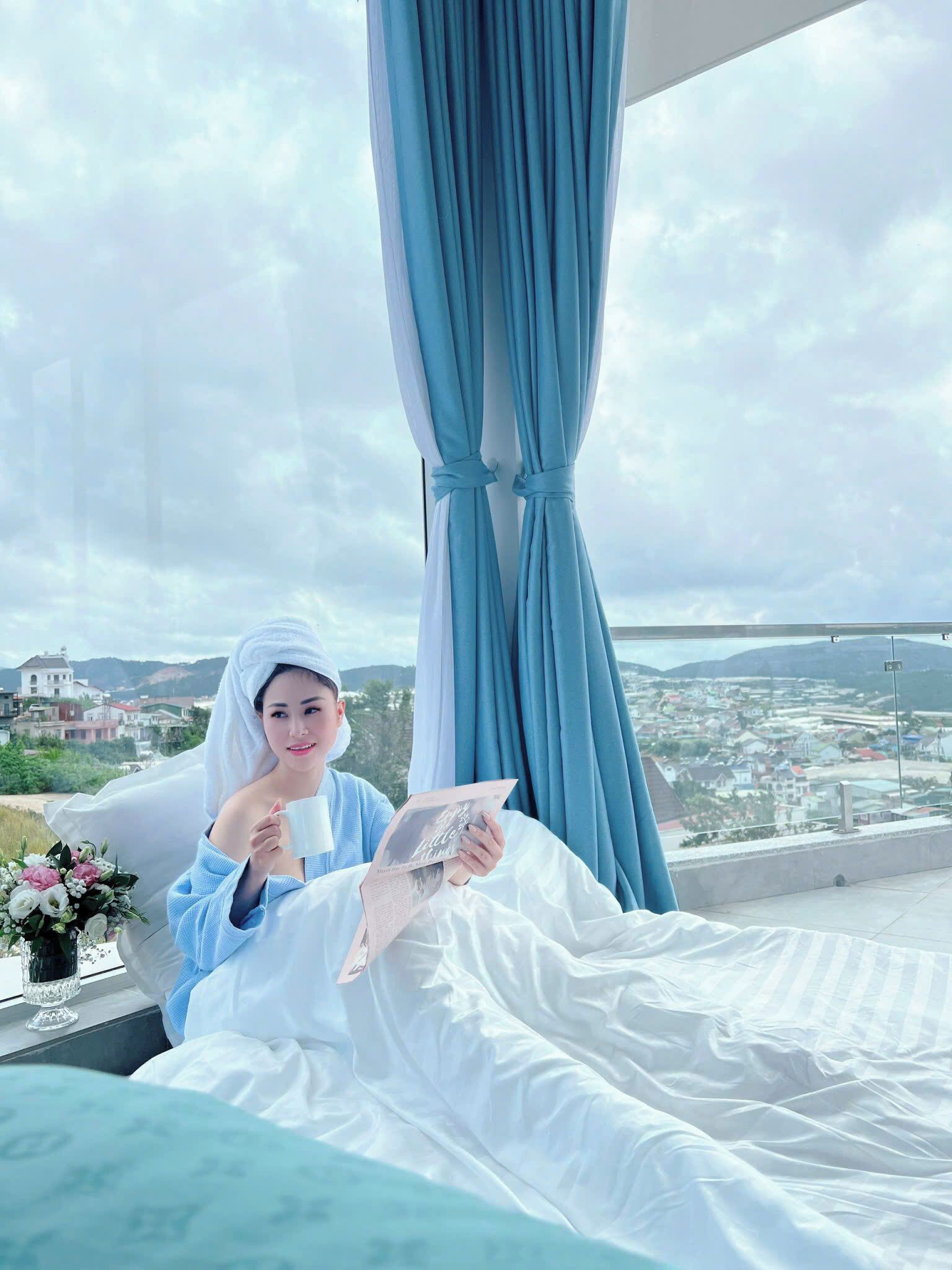 10 bedrooms, desk, iron/ironing board, WiFi