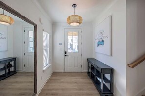 Interior - Sleeps 16 - GAME ROOM, POOL, Perfect for Families (Orange Beach)