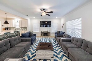 Télévision, cheminée