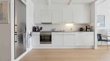 Réfrigérateur, four, plaque de cuisson, lave-vaisselle