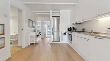 Réfrigérateur, four, plaque de cuisson, lave-vaisselle