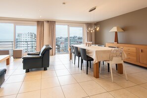 Dining - Apartment in Middelkerke with Stunning Views (MIDDELKERKE)