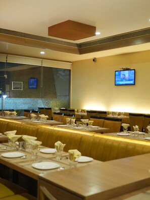 Restaurant - HOTEL WESTERN INN (Vasai)