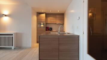 Kühlschrank, Ofen, Herdplatte, Geschirrspüler