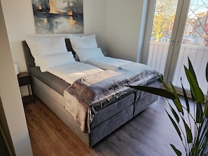 3 bedrooms, iron/ironing board, WiFi, bed sheets - For families, vacationers & trade fair visitors. Close to Halle Münsterland & Preußenstadion (Münster)
