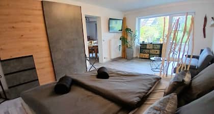 Apartment Flora mit privater Terrasse in idyllischer Lage