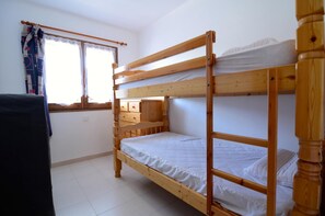 8 bedrooms, iron/ironing board