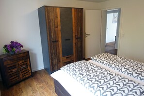3 dormitorios, tabla de planchar con plancha, wifi gratis y ropa de cama