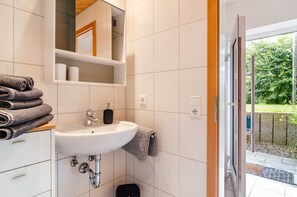 Bruser, hårtørrer, håndklæder