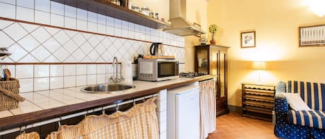 Fridge, microwave, highchair