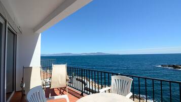 Premium Apartment, 2 Bedrooms | Terrace/patio