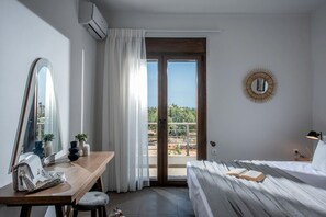 4 bedrooms, desk, iron/ironing board, travel cot - Villa Ete: Prime 4BR Retreat with Private Pool (Stalida)