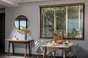 Dining - Villa Ete: Prime 4BR Retreat with Private Pool (Stalida)