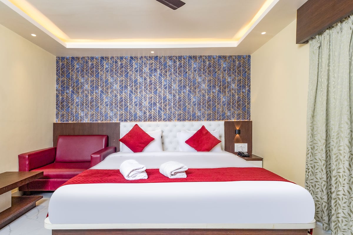 Deluxe Double Room | 2 bedrooms, blackout drapes, soundproofing, free WiFi