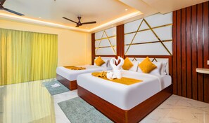 Blackout drapes, soundproofing, free WiFi, bed sheets - Yashshree Bangla Queen (Kanthi)