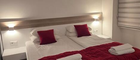 Strykjärn/strykbräda, wi-fi och sängkläder