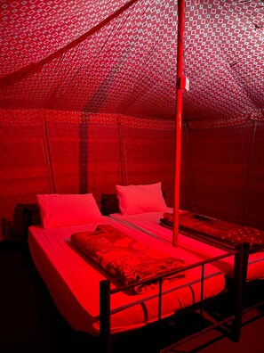 Tente, balcon, vue sur le désert | Draps en coton égyptien, literie de qualité supérieure, draps fournis