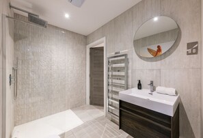 淋浴設備、風筒、提供毛巾