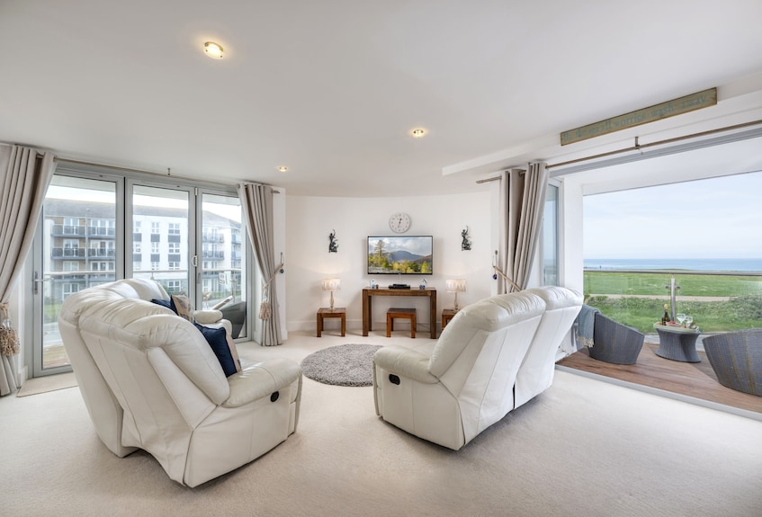 2 Bolowthas Court Is A Beautifully Designed Three-bedroom Apartment - Newquay