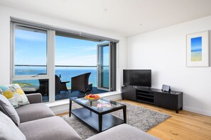 Smart TV, stereo - 32 One Lusty Glaze, situated within the prestigious One Lusty Glaze development (Newquay)