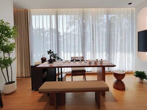 Habitación ejecutiva doble, vistas al canal | Ropa de cama de alta calidad, edredones de plumas, decoración individual