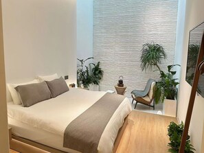 Elite Double Room, Canal View | Premium bedding, down duvets, individually decorated - MingShanshui Shiguang Homestay (Fuzhou)