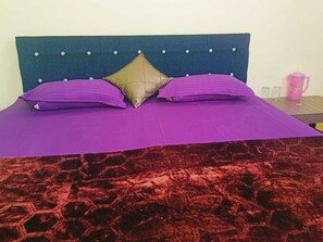 Desk, soundproofing, free WiFi - AVE MARIA GUEST HOUSE (Colva)