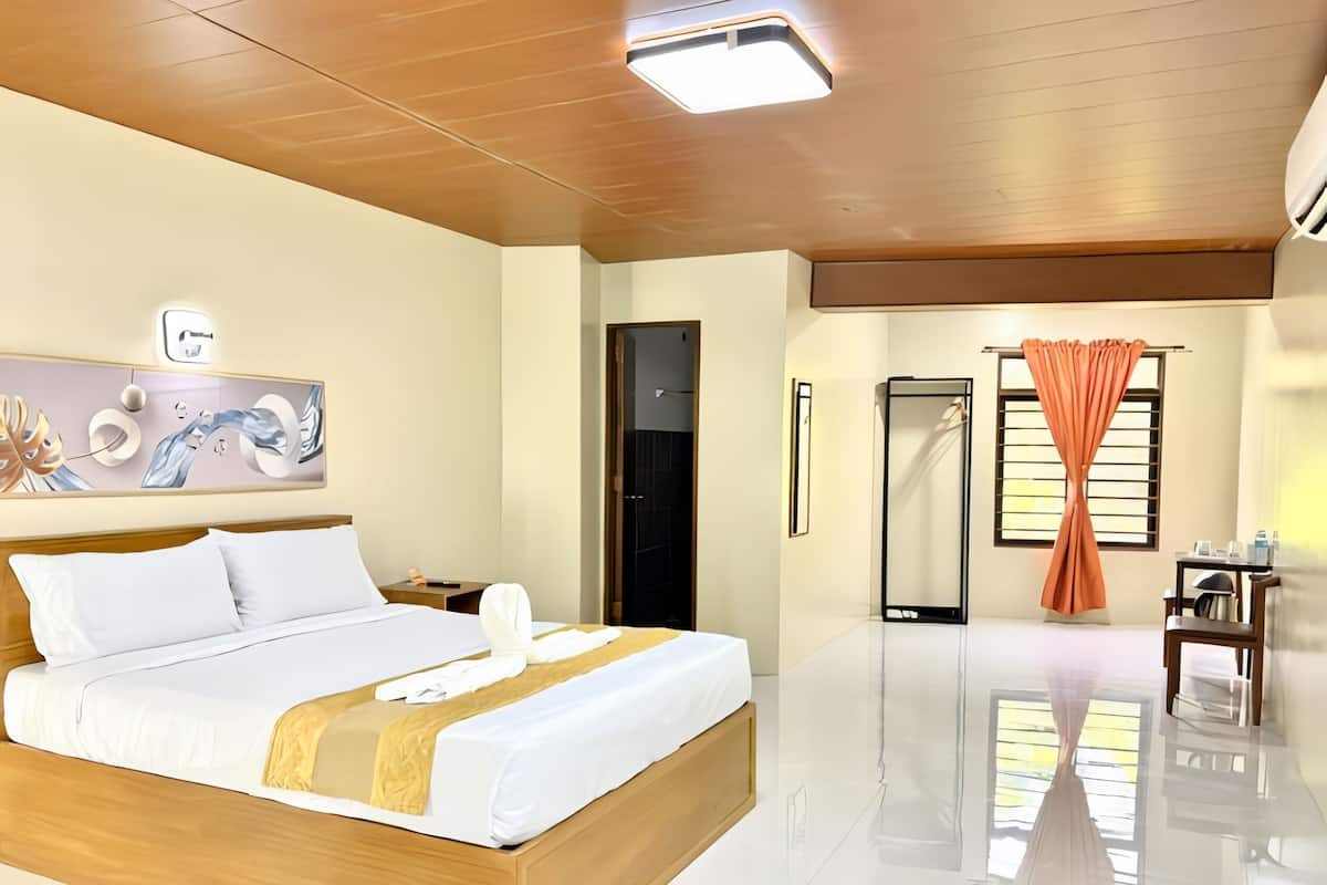 Deluxe Double Room, Garden View