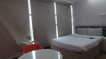 Deluxe Double Room, City View | Desk, free WiFi