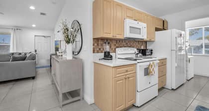 Cozy Hallandale Home | Prime Location & Family-Friendly