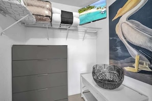 Interior - Stylish 3BR Duplex Suite Near Hallandale Beach (Hallandale Beach)