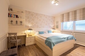 2 室のベッドルーム、デスク、アイロン / アイロン台、WiFi (無料)