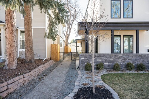 Trendy Tennyson Flat