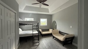 Strykejern/-brett, wi-fi og sengetøy