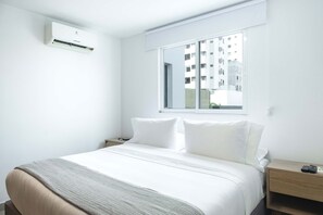 2 bedrooms, iron/ironing board, bed sheets