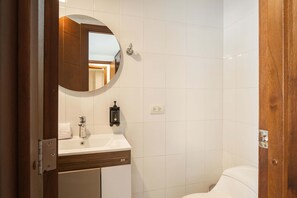 Douche, serviettes fournies