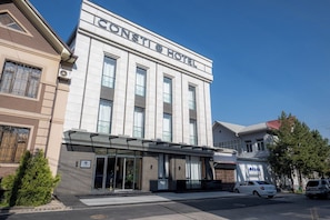 Front of property - Consti Hotel Tashkent (Tashkent)